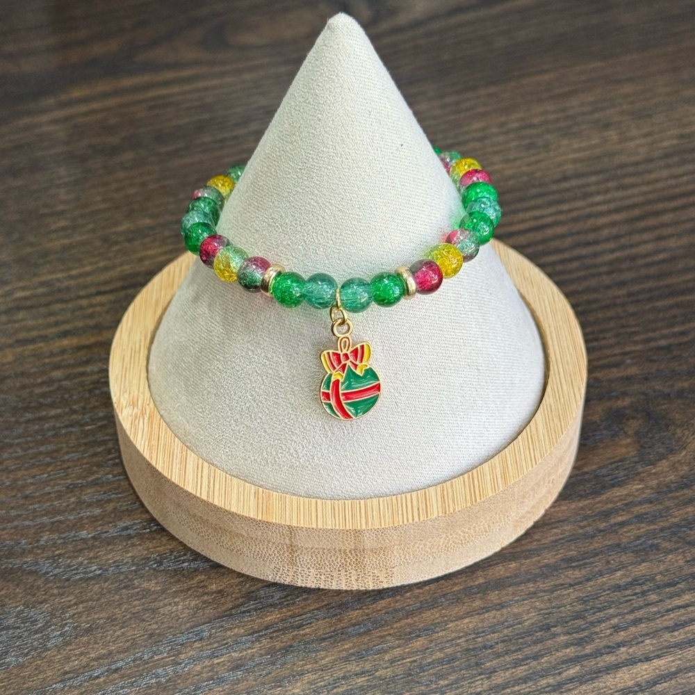 Festive Green Red Beaded Bracelet with Charm Christmas Gifts Stocking Stuffer